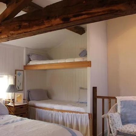 Charoul'hotes Et Roulotte Insolite Tatil Evi Saint-Andre-Sur-Sevre