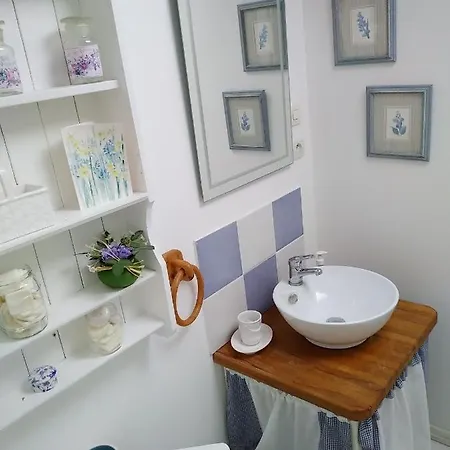 Charoul'hotes Et Roulotte Insolite Tatil Evi Saint-Andre-Sur-Sevre