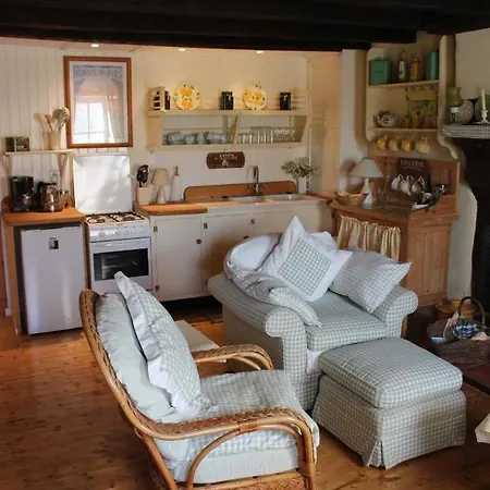 Charoul'hotes Et Roulotte Insolite * Saint-Andre-Sur-Sevre