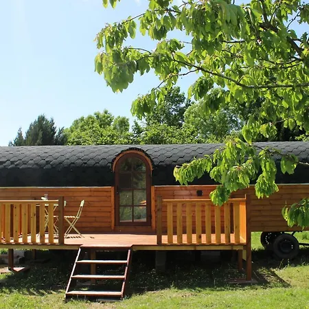 Charoul'hotes Et Roulotte Insolite Tatil Evi *