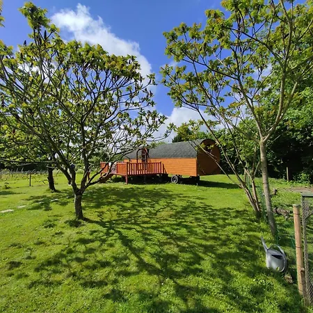 Holiday home Charoul'hotes Et Roulotte Insolite *