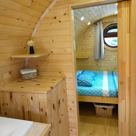 Charoul'hotes Et Roulotte Insolite Tatil Evi Saint-Andre-Sur-Sevre