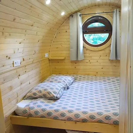 Charoul'hotes Et Roulotte Insolite