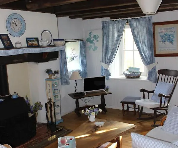 Charoul'hotes Et Roulotte Insolite *