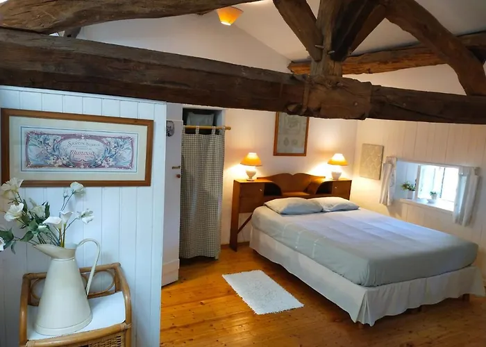 Дом отдыха Charoul'hotes Et Roulotte Insolite