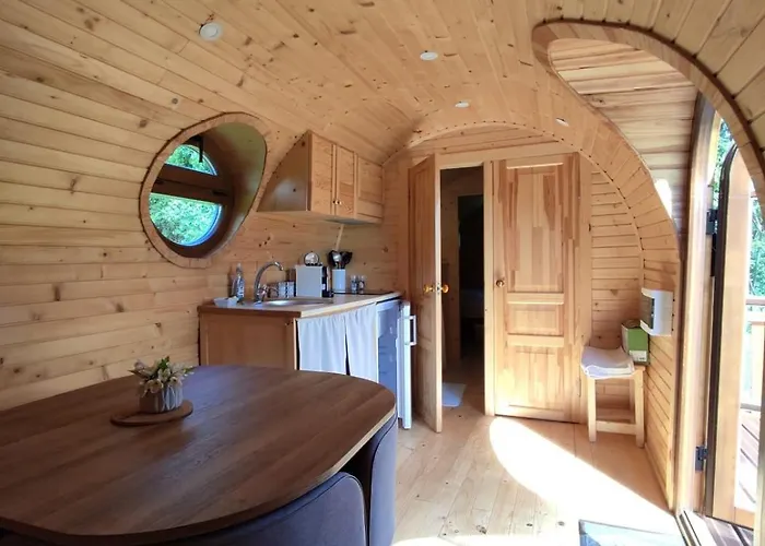 Дом отдыха Charoul'hotes Et Roulotte Insolite Saint-Andre-Sur-Sevre