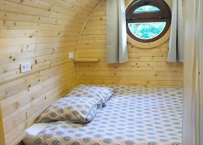 Charoul'hotes Et Roulotte Insolite