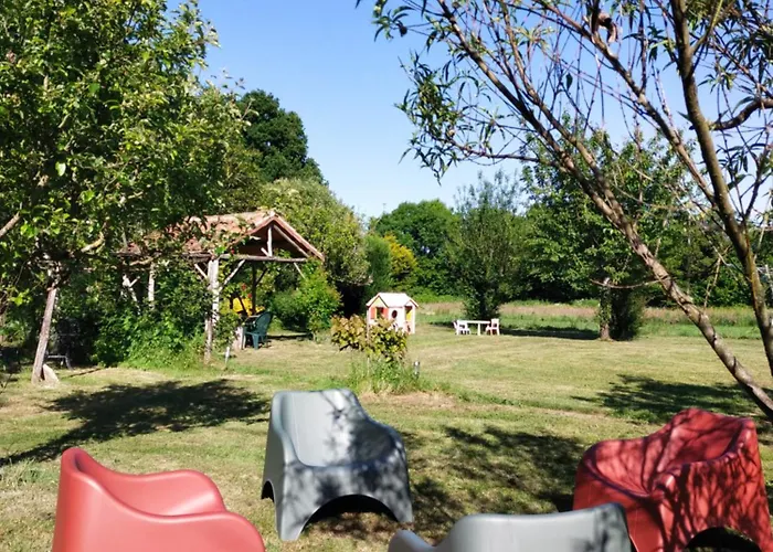 Charoul'hotes Et Roulotte Insolite Дом отдыха